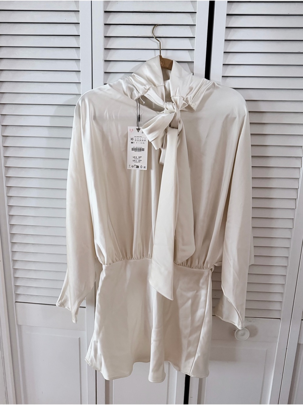NWT Silky Ivory Bow-Tie Neck Tunic Blouse